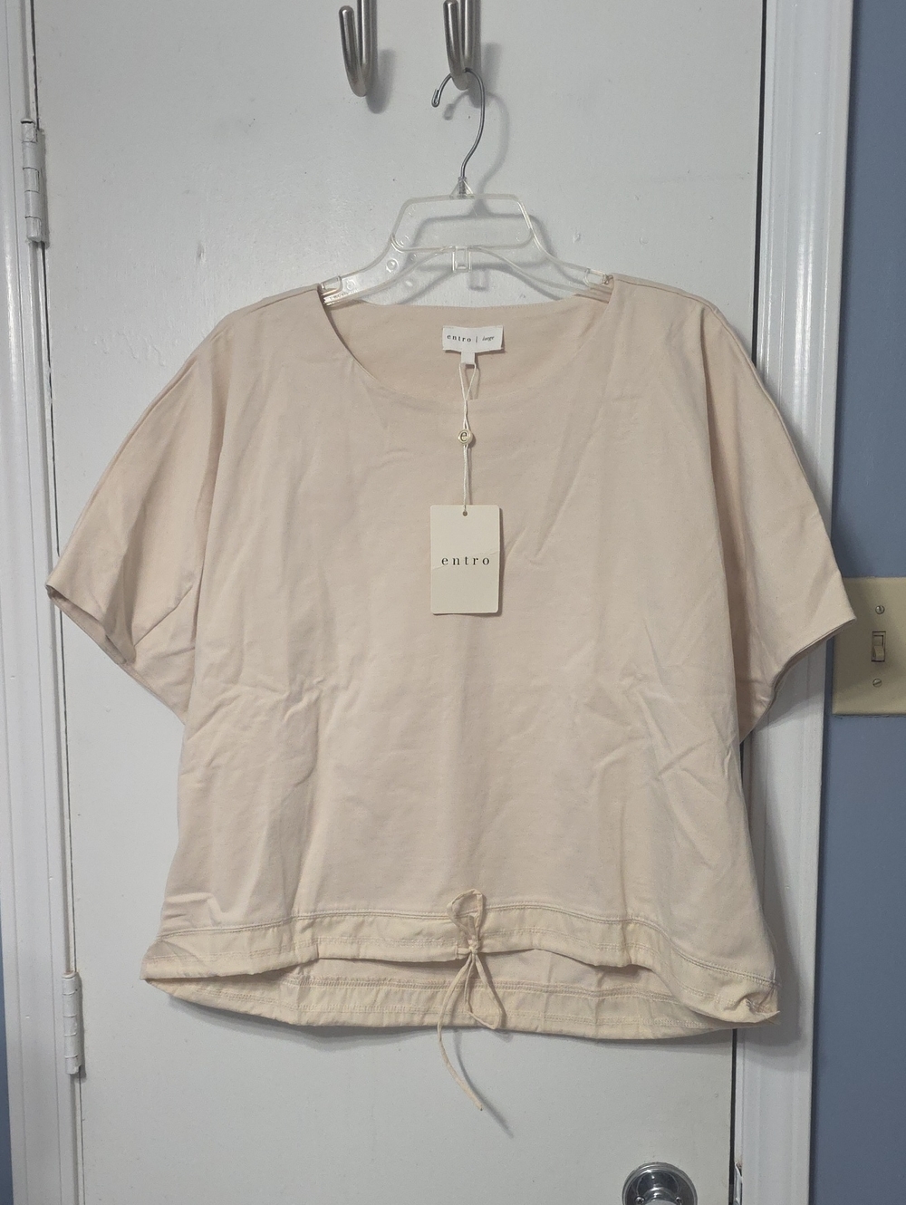 Entro Cream Short-Sleeve Drawstring Hem Tee
